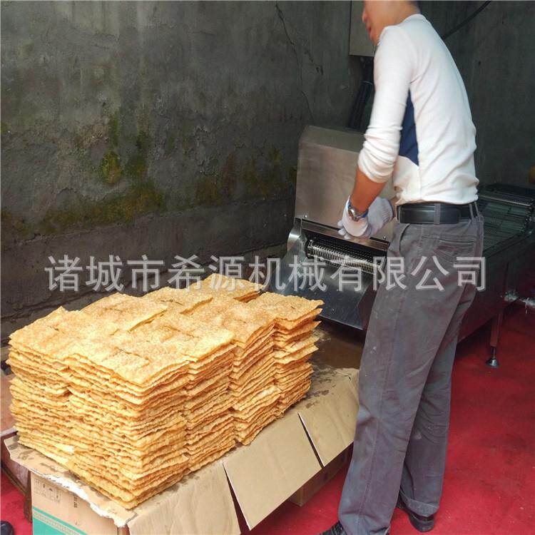小型自动出料薄脆面片油炸机 脆饼皮油炸生产线价格 电加热薄脆机