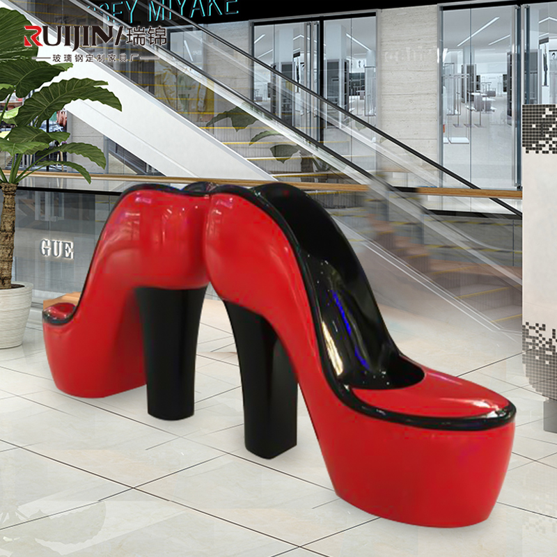 户外广场玻璃钢鞋子模型雕塑