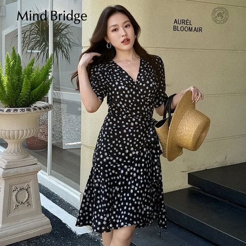 MindBridge复古V领碎花茶歇裙
