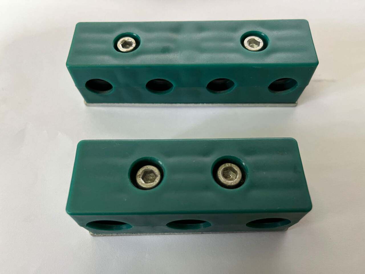 轻型塑料管卡三孔管夹四孔管夹