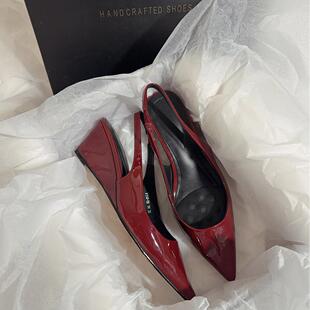 高跟透气通勤风经典 红色百搭坡跟气质真皮尖头后拉凉鞋