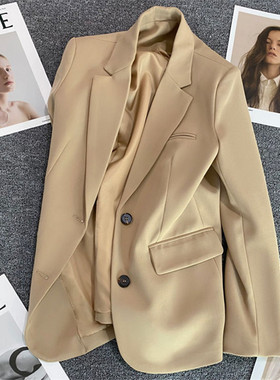 卡其色西装外套女2026春秋新款休闲季气质炸街高级感西服上衣女潮