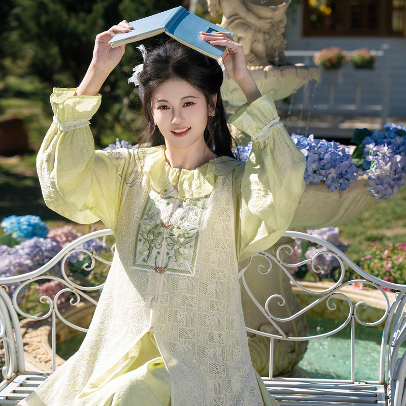 汉尚华莲[小裙仙]原创汉服女长袖连衣裙蕾丝长比甲日常套装春秋