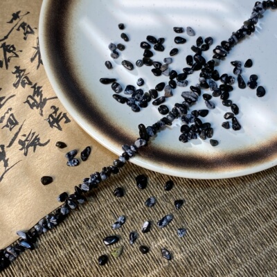 天然雪花黑曜石3*5mm有孔碎石手工diy串珠子手链项链饰品材料S128