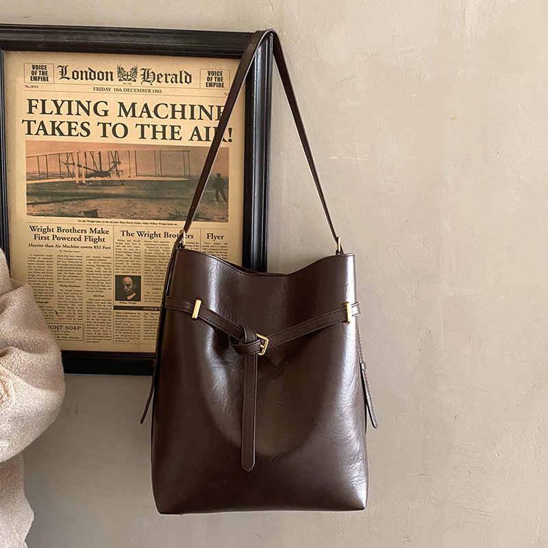 时尚大容量手提水桶包