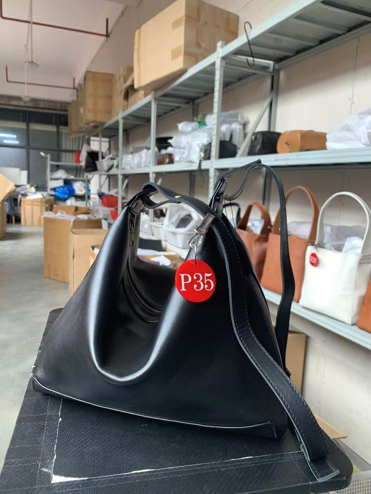 新款/P35（尺寸：34X30X10cm仅供参考）,箱包皮具/热销女包/男包,手拿包,淘宝优惠券,粉丝福利购,淘宝优惠卷