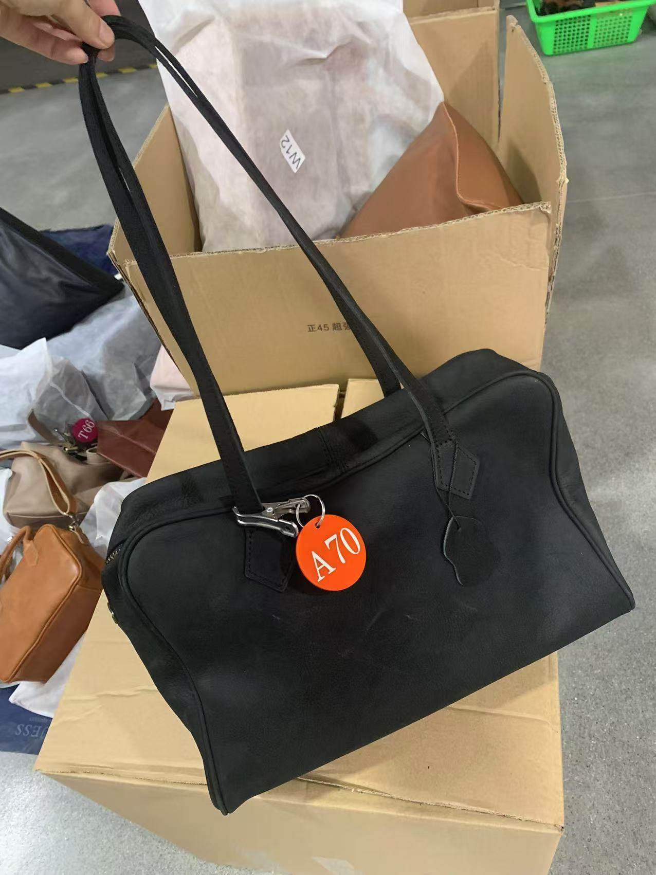 孤品～A70（尺寸：35X23X15cm仅供参考）,箱包皮具/热销女包/男包,手拿包,淘宝优惠券,粉丝福利购,淘宝优惠卷