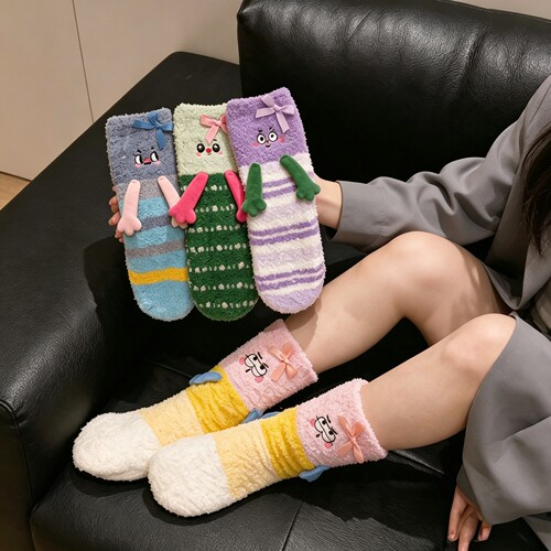 冬季珊瑚绒加厚保暖防滑女中筒袜