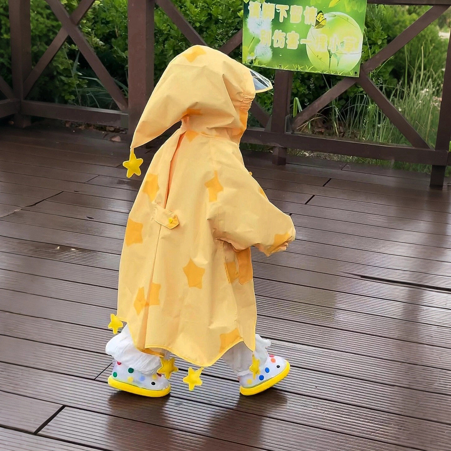 星星儿童防水雨衣2026新款幼儿园小学生上学防暴雨轻便全身雨披