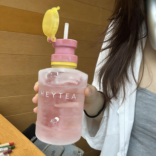 矿泉水瓶通用吸管盖饮料瓶转换头防呛水瓶盖密封防漏水喝水神器