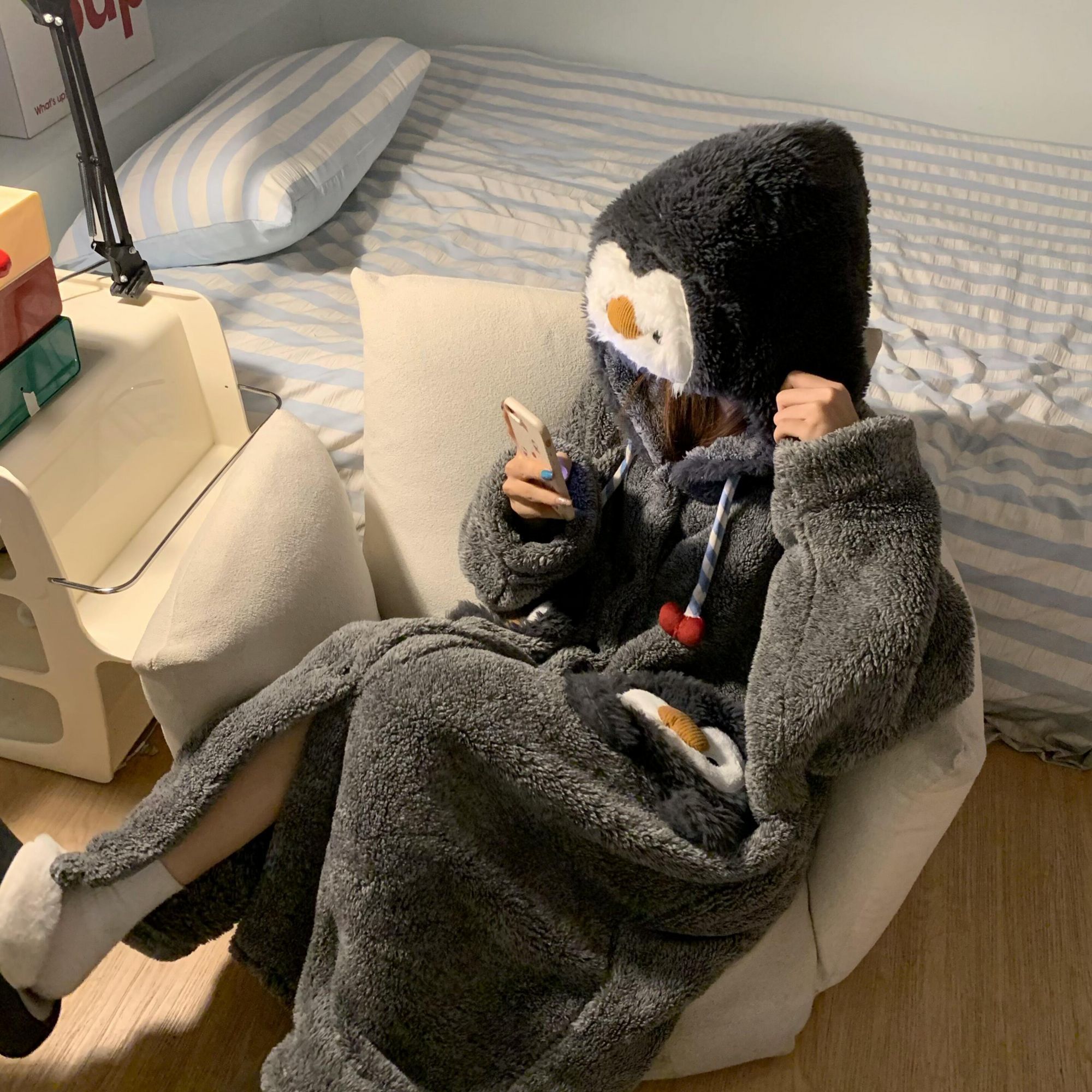 企鹅连帽加绒保暖睡衣