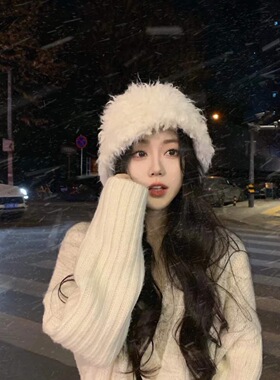白色毛绒仿皮草渔夫帽子女