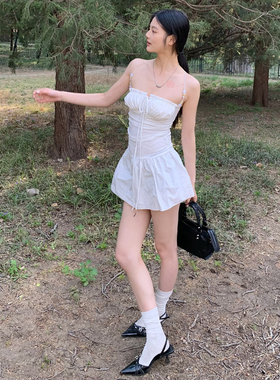 E7Q8 新款白色串珠连衣裙女显瘦抽褶纯欲辣妹百褶短裙时尚百搭款