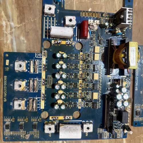 可维修日业BM300变频器驱动板 BM300-037DRI-VB议价