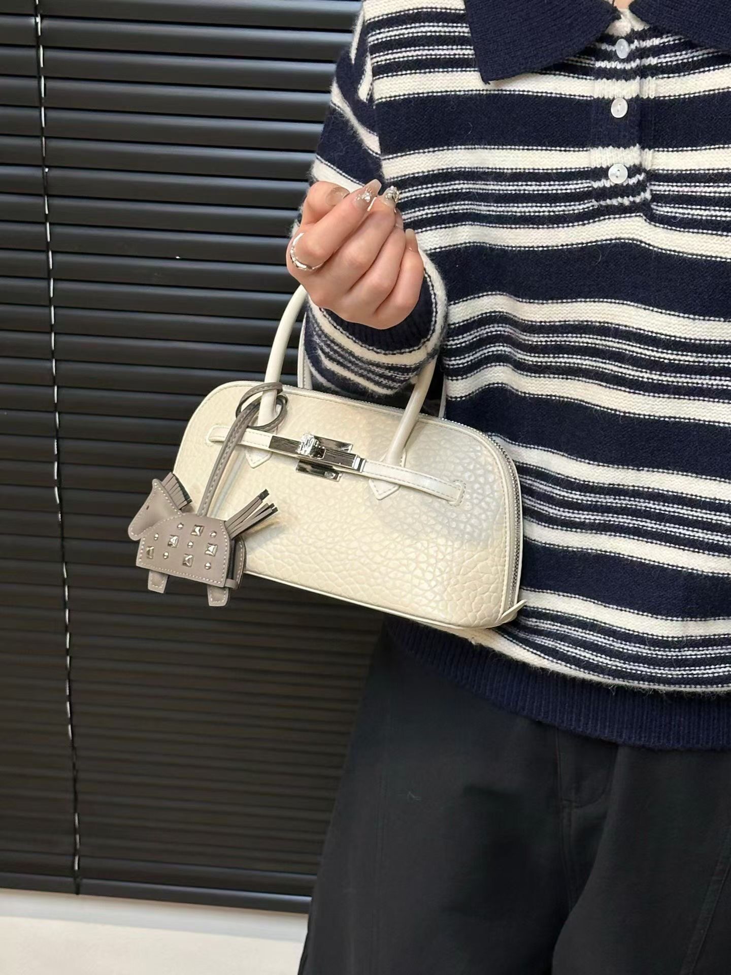 劳拉时黛进口泡泡牛皮托特女包