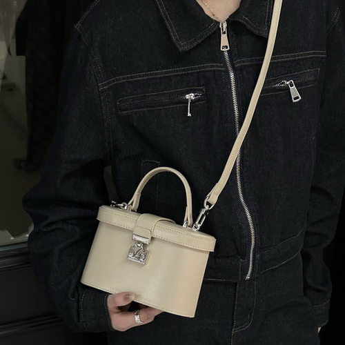 2026新款时尚真皮手提盒子包