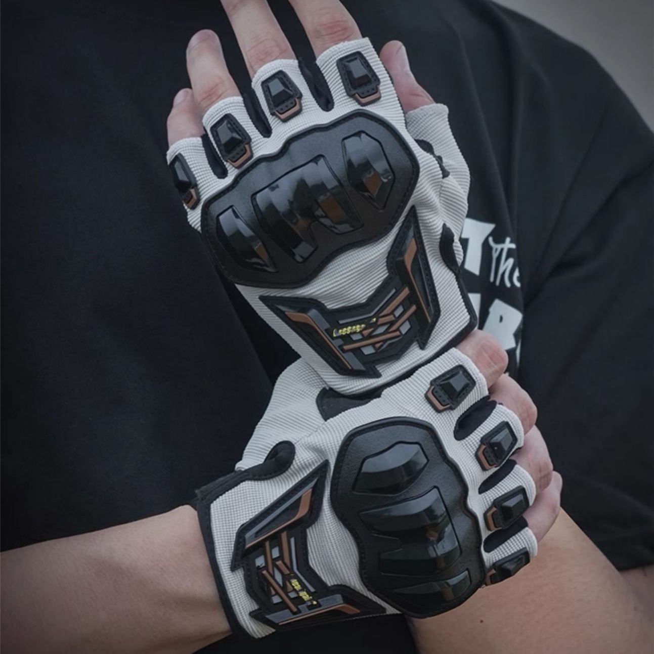 摩托车骑行手套半指户外夏季防摔骑士机车手套女四季透气耐磨防滑