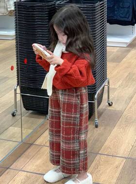 女童秋冬新年穿搭红色毛衣格子裤