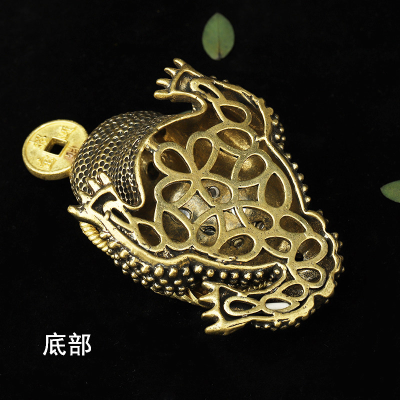 순수 황동 세 다리 황금 두꺼비 데스크탑 중공 장식품 사무실 거실 오프닝 선물 홈 크리 에이 티브 공예품