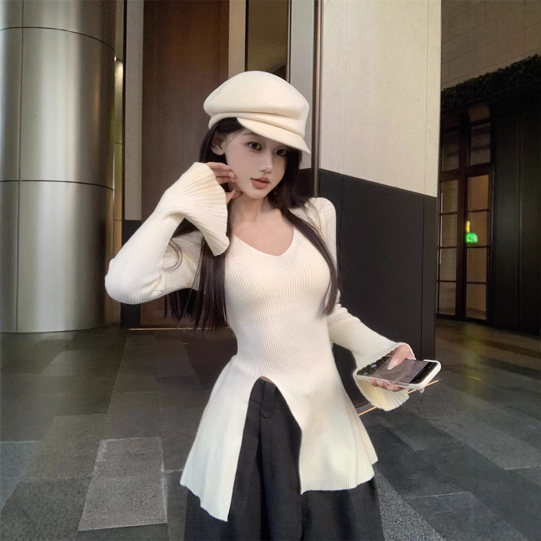 黑色v领喇叭袖针织衫女2024秋季修身辣妹长袖打底衫开叉内搭上衣