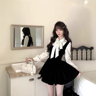 miu系富家千金连衣裙女高级感小香风穿搭波点假两件收腰小黑裙子