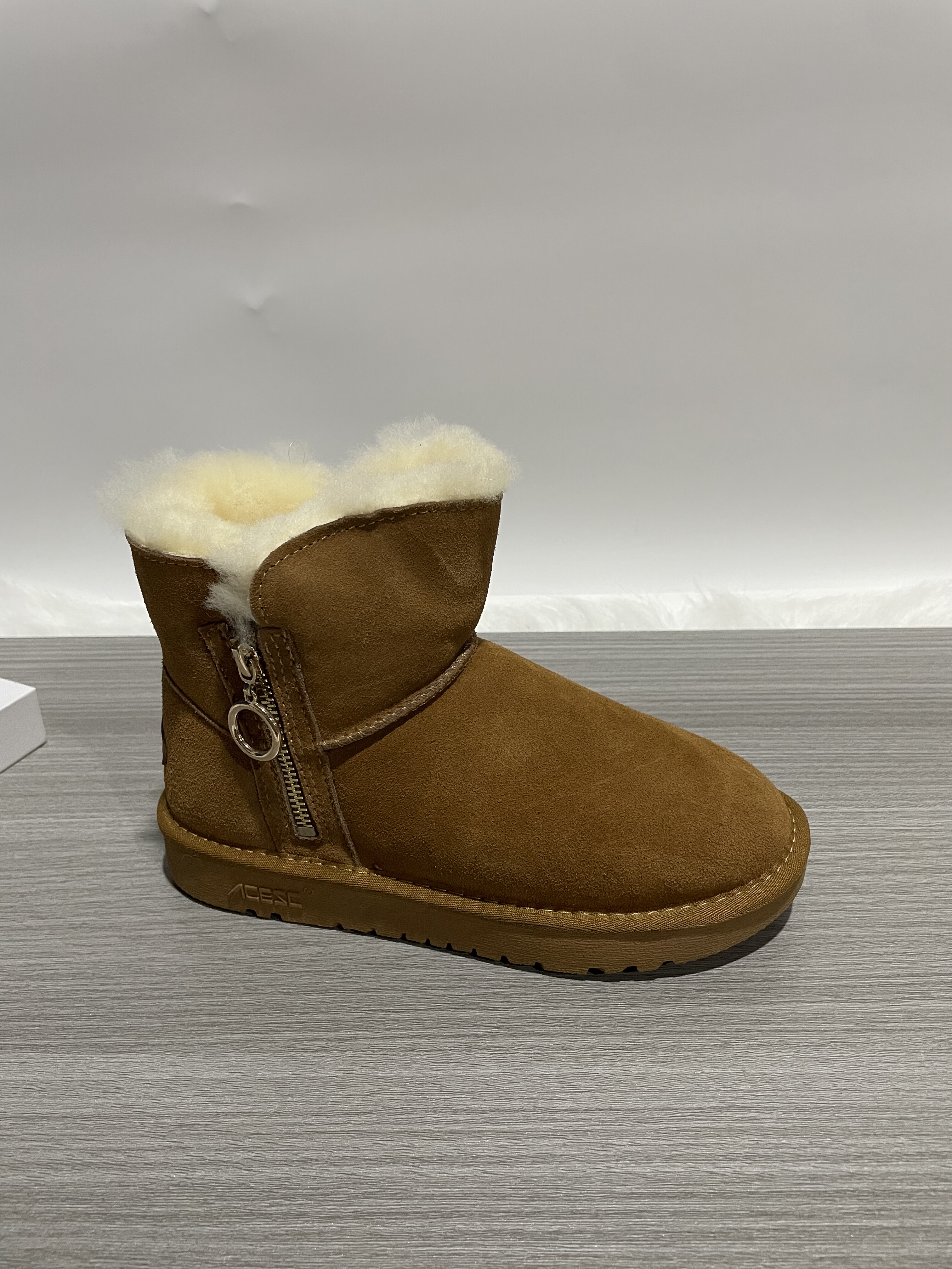 2025冬新特价断码头层牛皮真皮圆头厚底半羊毛侧拉链英伦风女短靴