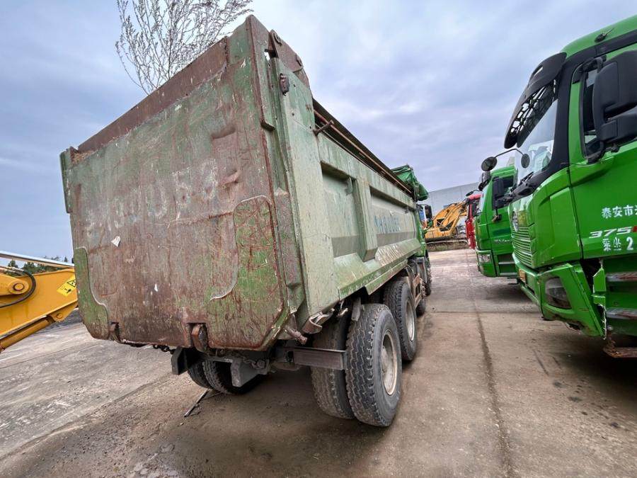 1月2日临沂车牌号鲁H30U53解放牌重型自卸货车一辆网络拍卖公告