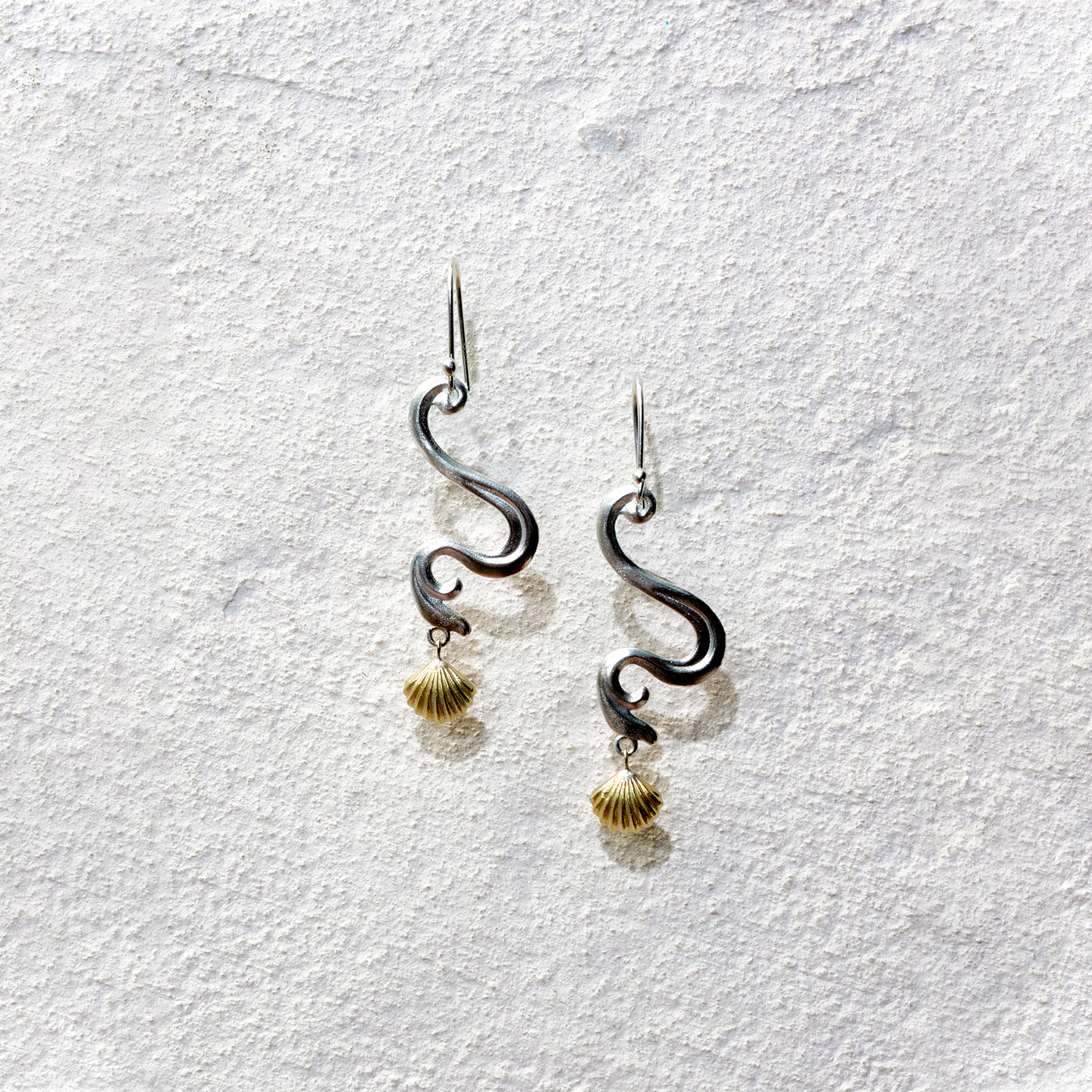 Apt 26SS 卷草 海螺 贝壳耳环