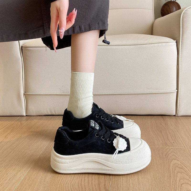 女鞋厚底中大童板鞋女2026秋季新款初高中学生软底运动休闲鞋