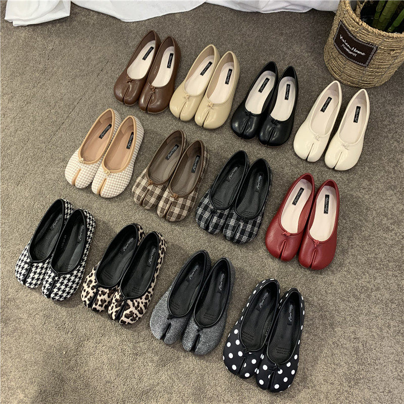 OMG, You NEED These! Trendy Tabi Flats – Retro Plaid Summer INS Style - Taobao product photo 2