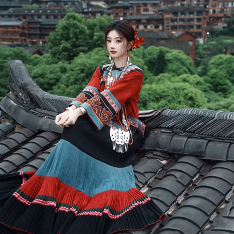 少数民族旅拍套装传统写真摄影服