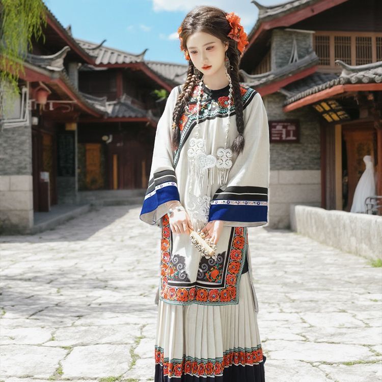 彝族凉山火把节旅拍服装套装