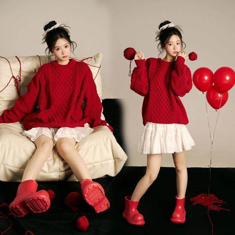 影楼秋冬新款圣诞写真可爱画报风少女新年红色毛衣肖像艺术照摄影