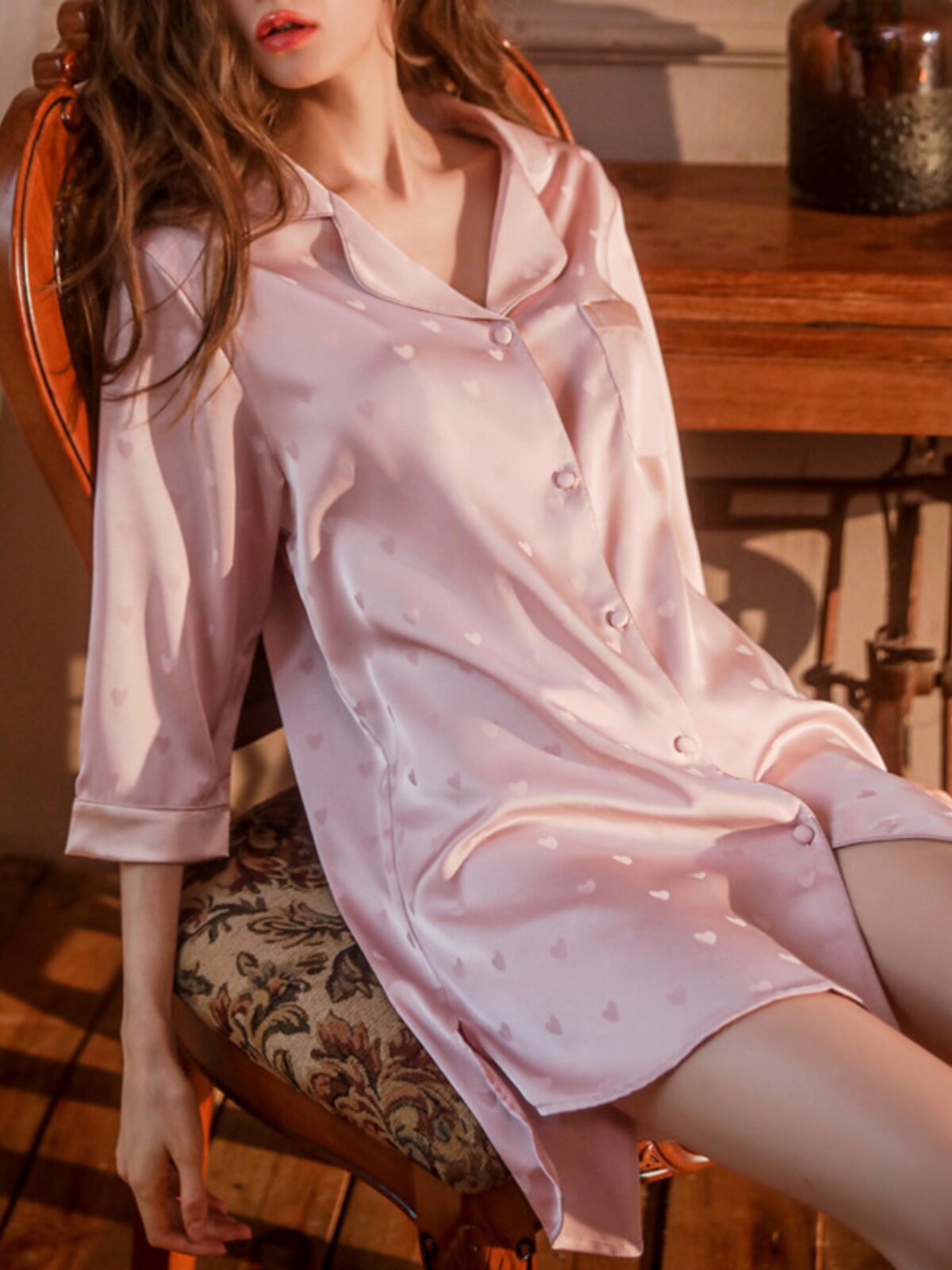 실크 섹시한 잠옷 여성 여름 뽕나무 실크 중간 긴 소매 셔츠 잠옷 하이 엔드 2023 새로운 가정 의류