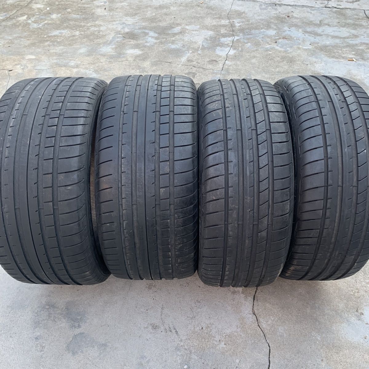 固特异F1防爆胎 前245/40R19 后 275/35R19一套前后配  5系 e级