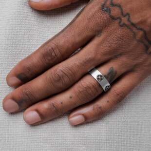 JPOP2025SS镂空十字架戒指金属镶嵌十字牙多色