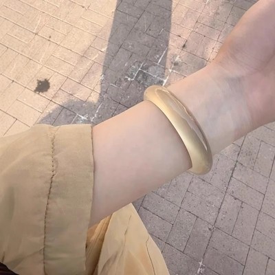 玉髓手镯香槟金色白月光独龙玉优化处理玉镯高冰种玛瑙网红同款