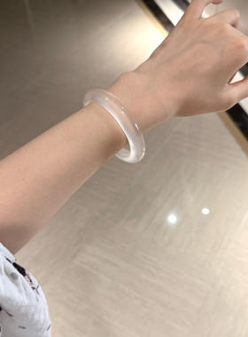 高冰透明手镯女白月光玉髓镯子石英岩处理翡翠平替精美礼盒包装