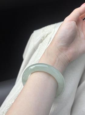 雅韵天成缅甸冰糯翡翠手镯女款