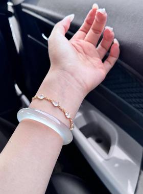 高冰白月光荔枝冻石英岩玉手镯女款古风扁条玉髓玉镯精美礼盒装