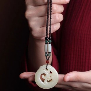 和田色镂空龙吊坠龙形玉石吊坠古风吊坠女玉坠玉佩男项链百搭简约