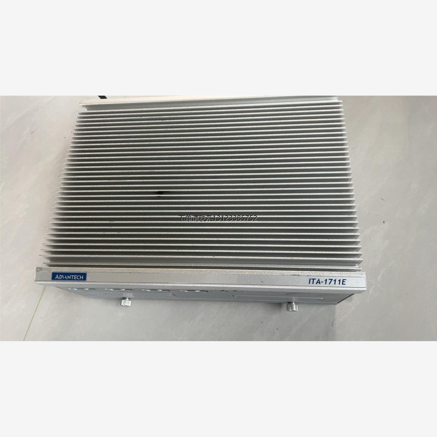 询价研华工业电脑ITA-1711/1711E，为双VGA接口。原