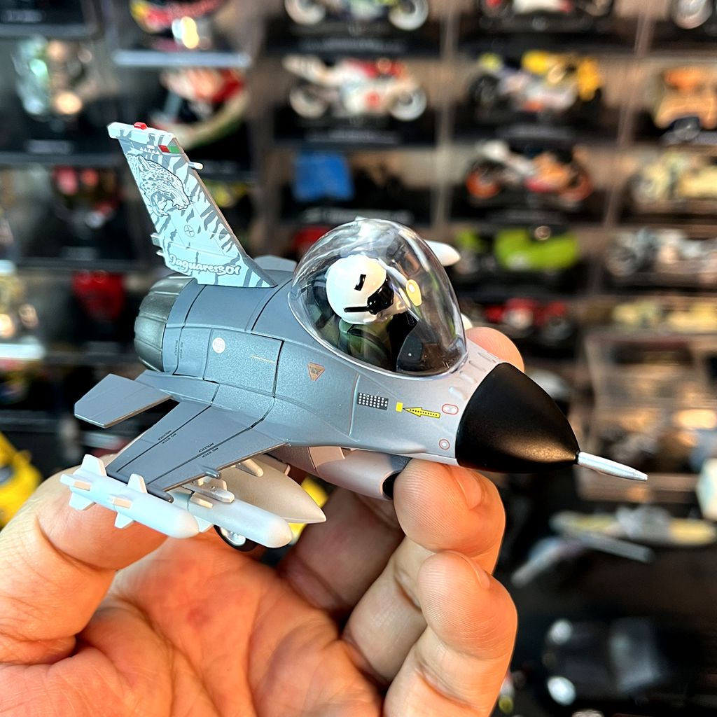 卡通飞机Q版合金战斗机军机蛋机美国 F-16攻击机模型摆件