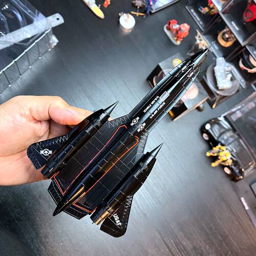 合金飞机黑鸟SR-71成品模型