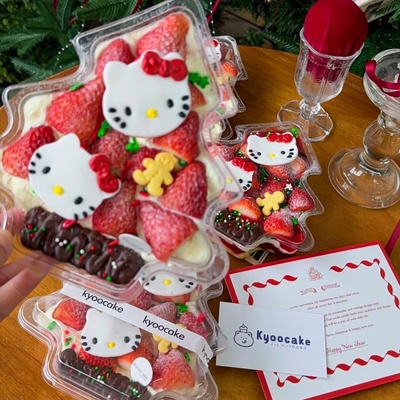 浪漫圣诞节HelloKitty草莓蛋糕圣诞树吸塑盒打包盒KT猫姜饼人摆件