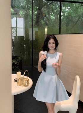 韩系蓝色无袖背心连衣裙女夏季气质修身蓬蓬短裙显瘦收腰a字裙子