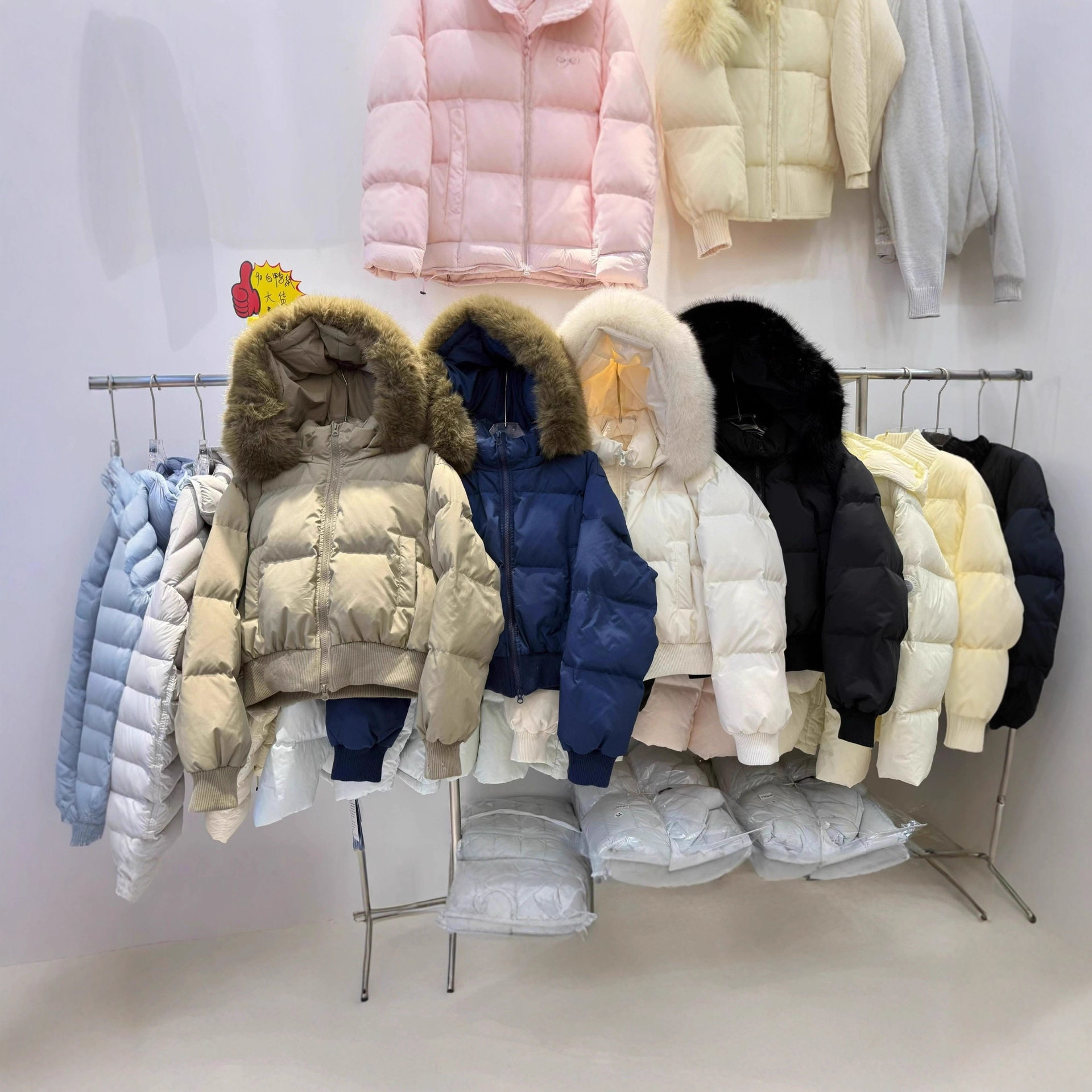 90白鸭绒毛领收腰羽绒服女短款2025冬季新款小个子面包服加厚外套