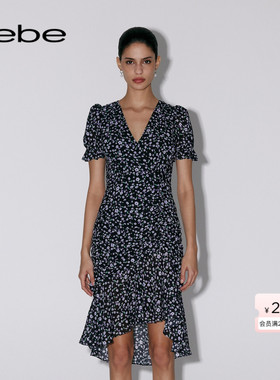bebe春夏系列女士印花不对称开叉荷叶边连衣裙250002