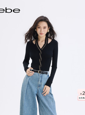 bebe2025秋冬新款女士V领修身露锁骨挂脖设计绵羊毛打底衫330503