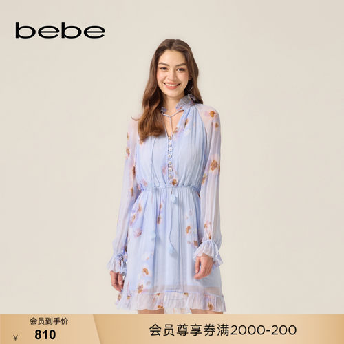 bebe2026夏季新款女士浪漫度假风印花雪纺木耳边收腰连衣裙250020